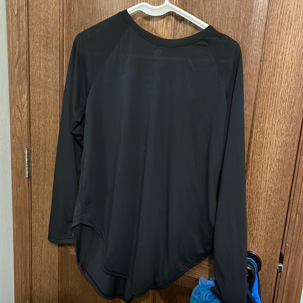 Black under armour shirt